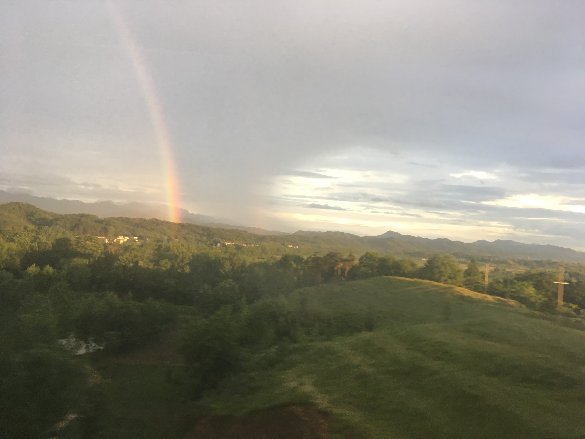 回家动车车窗拍摄